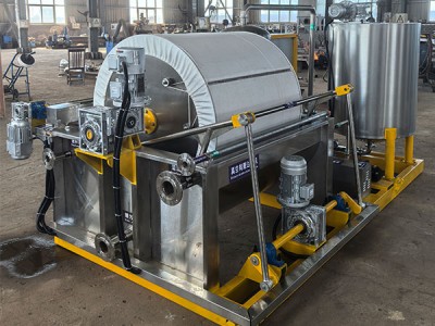 ข้อดีของตัวกรองสูญญากาศหมุนในการบําบัดหล่อลื่นสําหรับอุตสาหกรรมคุ้มครองสิ่งแวดล้อม